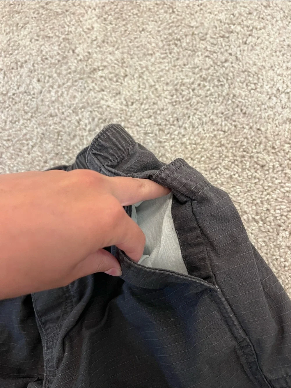 🔘GAP: Boy size L, charcoal shorts w/black belt accent & pockets preowned🔘